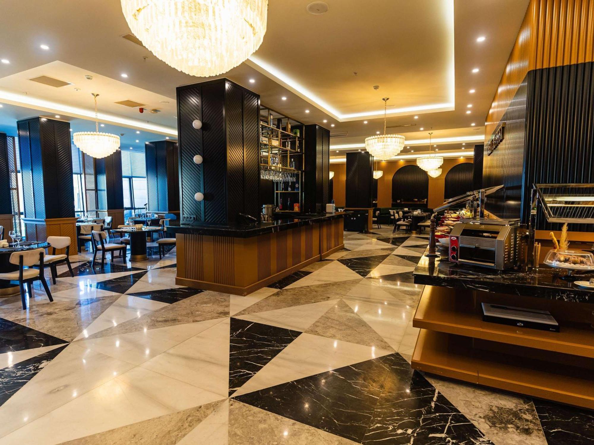 Mercure Baku City エクステリア 写真